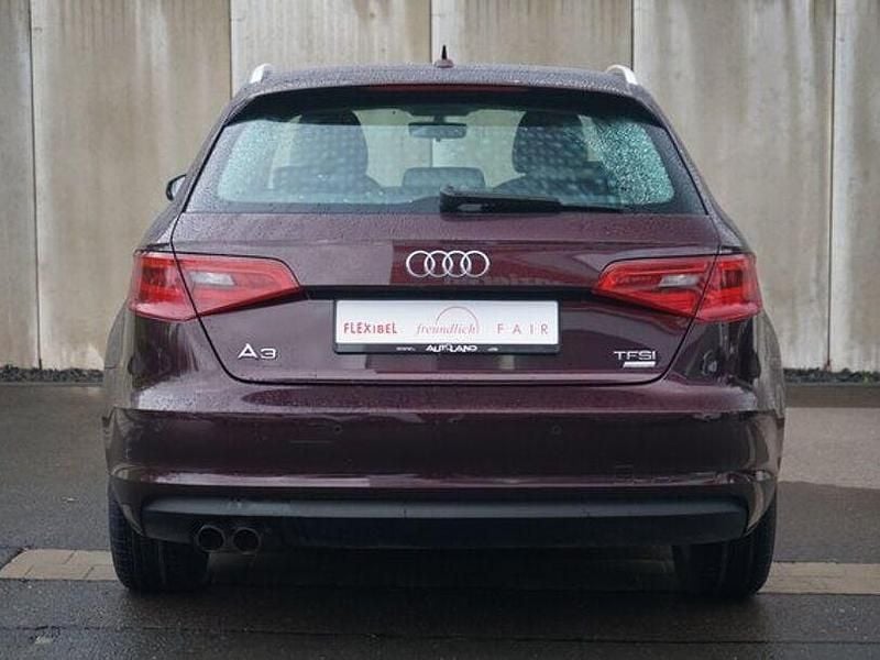 Gebraucht Audi A3 Comfort 150 PS (110 kW) 2016 Violett Kombi