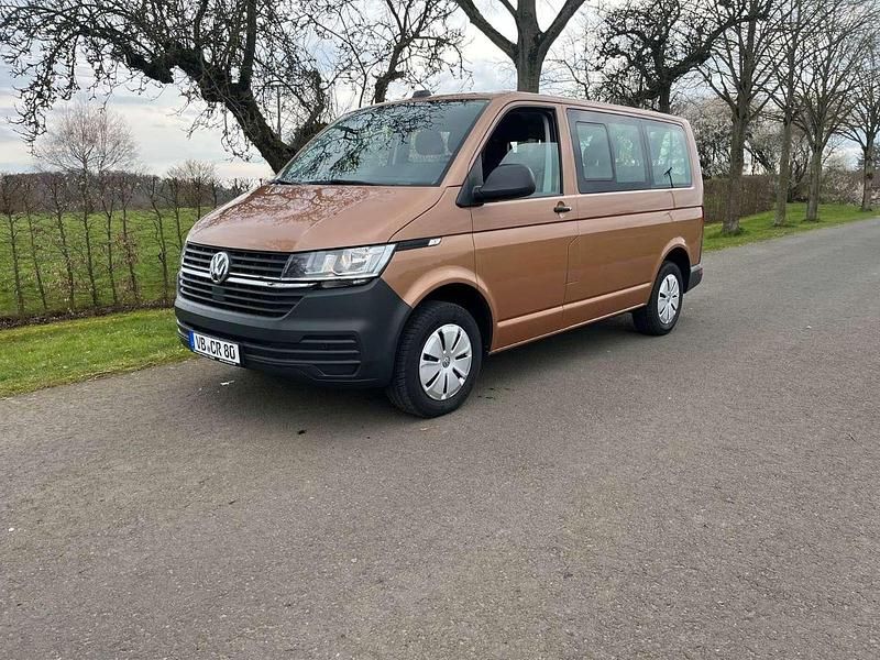 Gebraucht VW T6.1 150 PS (110 kW) 2021 Copper bronze metallic Van