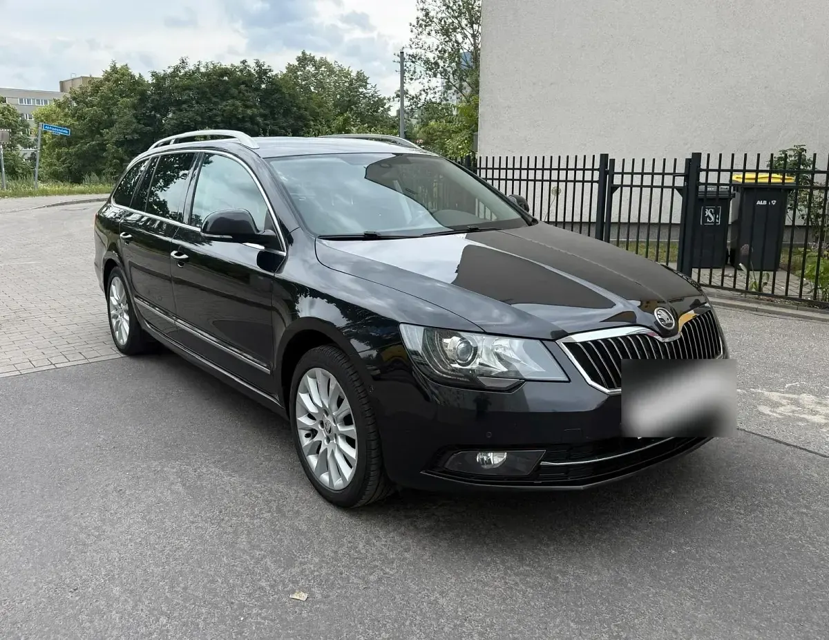 Gebraucht Skoda Superb 170 PS (125 kW) 2014 Schwarz Kombi