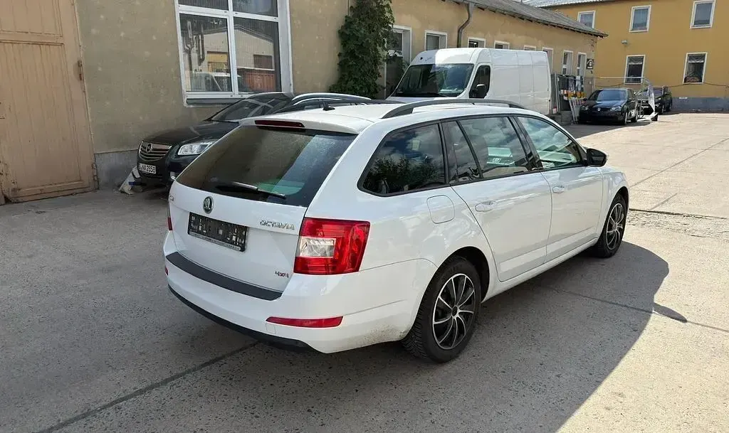 Gebraucht Skoda Octavia Ambition 150 PS (110 kW) 2014 Weiß Kombi