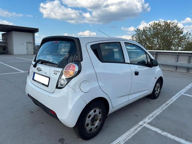 Second-hand Chevrolet Spark 68 CP (50 kW) 2010 Alb Hatchback