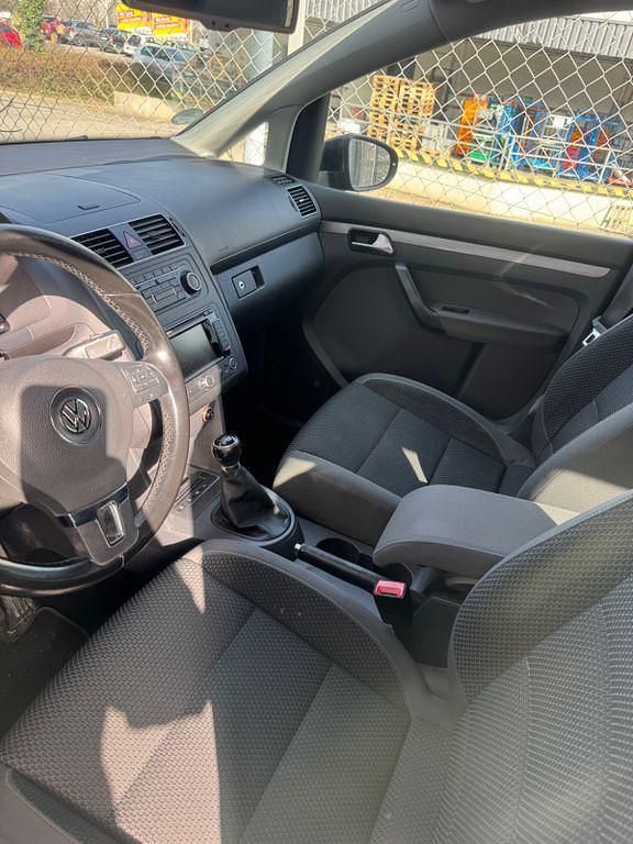 Gebraucht VW Touran Comfortline 105 PS (77 kW) 2012 Schwarz Van / Kleinbus