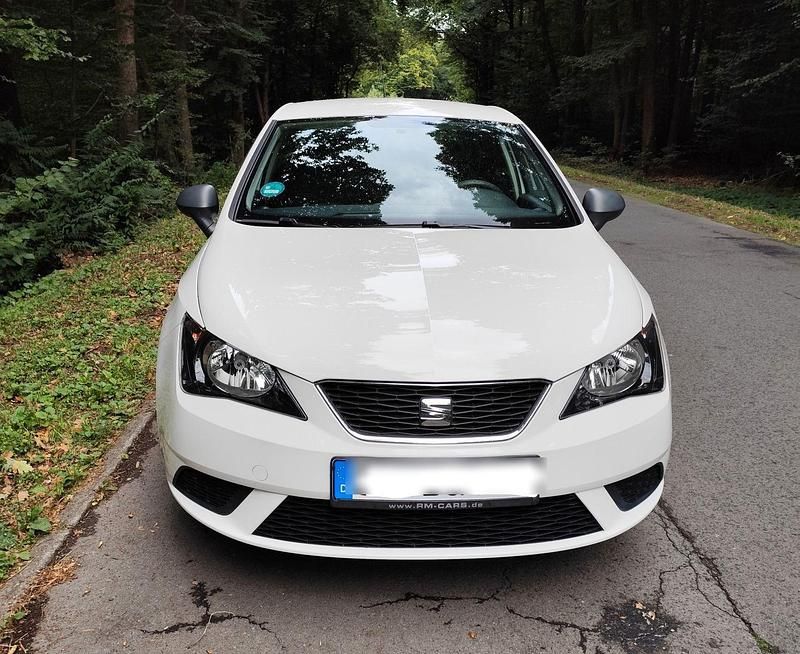 Weiß Gebraucht 2014 Seat Ibiza I-Tech Kleinwagen | 3.800 € (Fairer Preis) - Bild 1/4