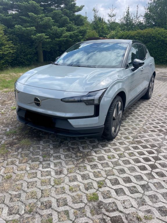 Grau Gebraucht 2024 Volvo EX30 Performance SUV | 36.400 € (Guter Preis) - Bild 1/4