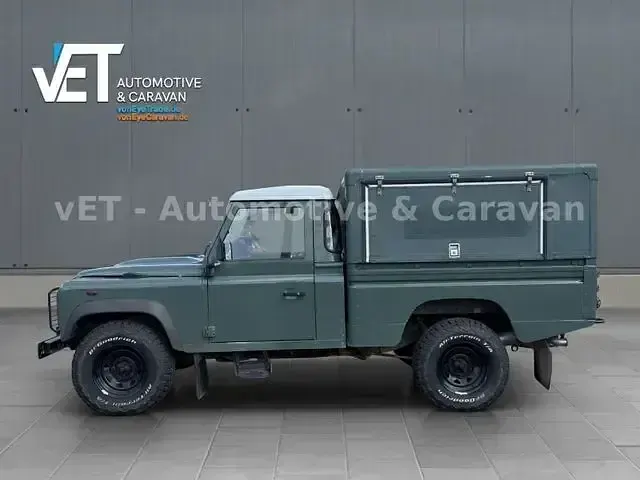 Gebraucht Land Rover Defender 122 PS (89 kW) 2010 Grün Pickup