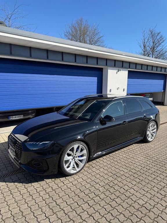 Gebraucht Audi RS4 Ambiente 450 PS (330 kW) 2023 Schwarz Kombi