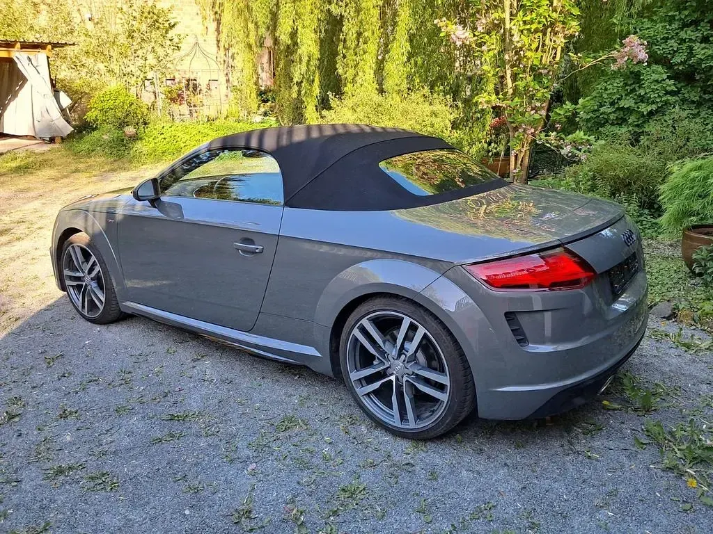Gebraucht Audi TT Roadster Sport 197 PS (144 kW) 2023 Grau Cabrio