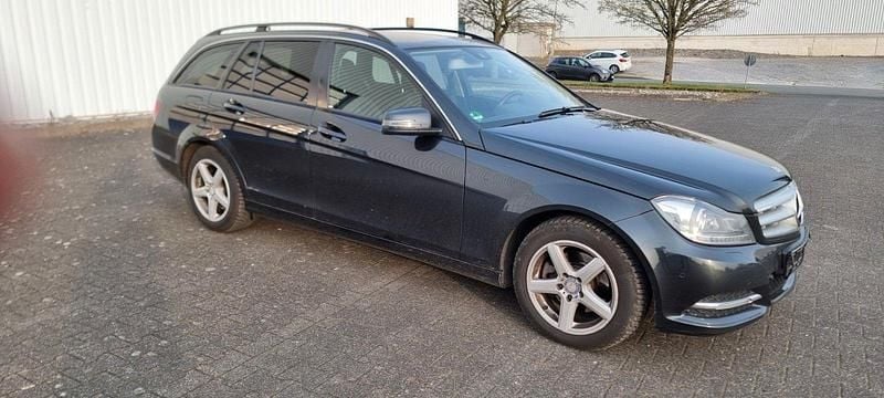 Gebraucht Mercedes C220 170 PS (125 kW) 2013 Grau Kombi