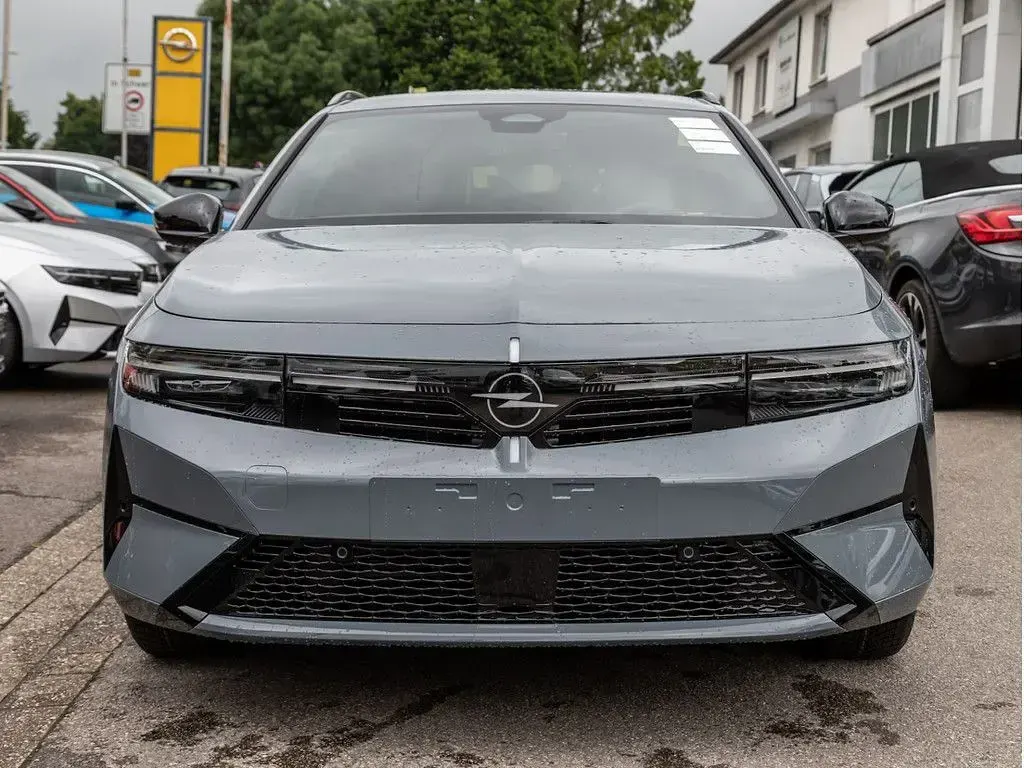 Neu Opel Astra Edition 131 PS (96 kW) 2026 Grau Kombi