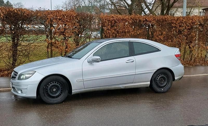 Gebraucht Mercedes CLC220 150 PS (110 kW) 2009 Silber Kleinwagen