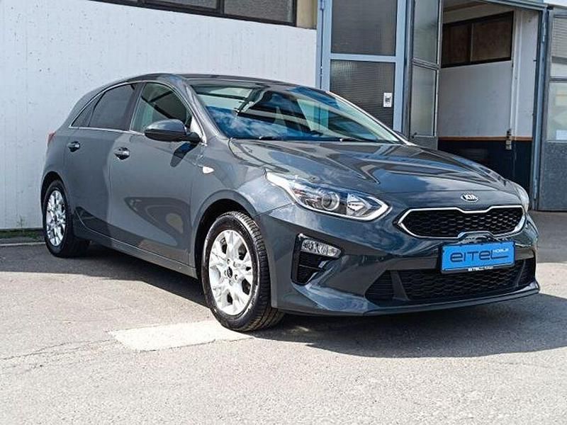 Gebraucht Kia Ceed 140 PS (102 kW) 2019 Grey metallic Kleinwagen
