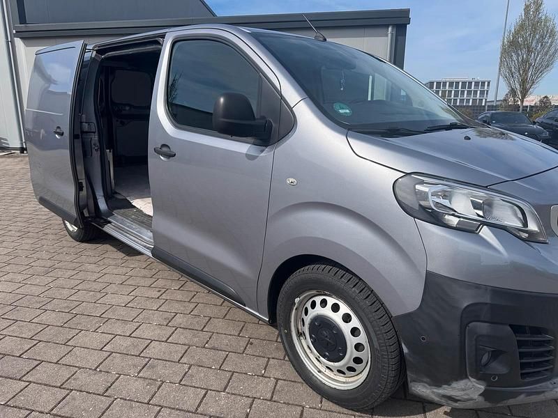Gebraucht Peugeot Expert 150 PS (110 kW) 2020 Silber Van