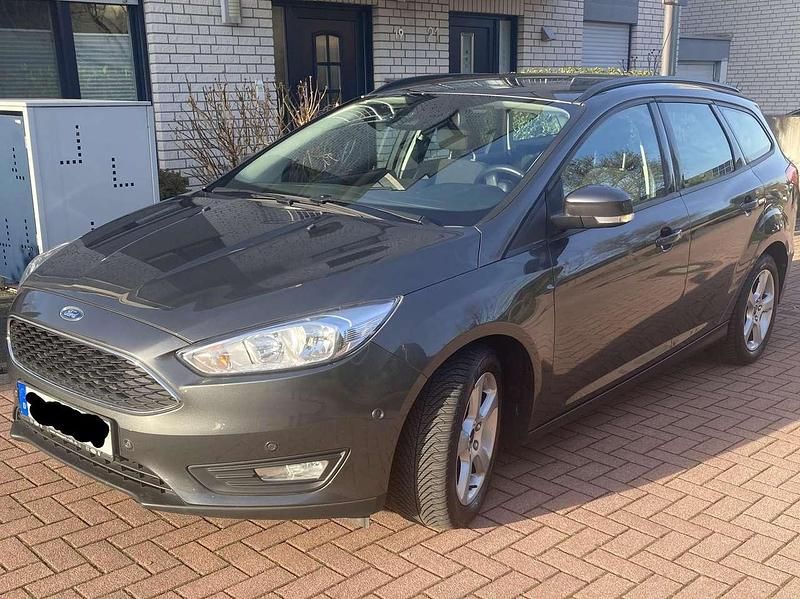 Gebraucht Ford Focus Business Edition 120 PS (88 kW) 2016 Grau Kombi