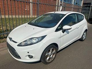 Weiß Gebraucht 2009 Ford Fiesta Trend Kleinwagen | 2.200 € (Fairer Preis) - Bild 1/4