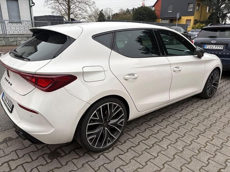 Gebraucht Cupra Leon VZ 300 PS (220 kW) 2021 Weiß Limousine