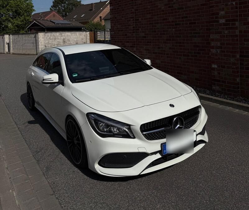 Weiß Gebraucht 2016 Mercedes CLA220 Shooting Brake AMG line Kombi | 15.600 € (Fairer Preis) - Bild 1/4