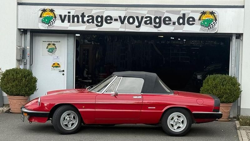 Rot Gebraucht 1987 Alfa Romeo Spider Cabrio | 11.900 € - Bild 1/4