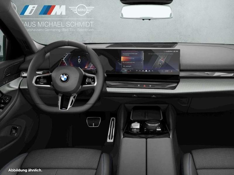 Neu BMW 520 M Sport 197 PS (144 kW) 2025 Sophistograu brillanteffekt Kombi