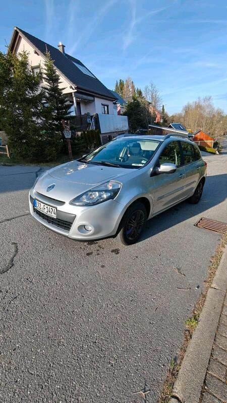 Silber Gebraucht 2011 Renault Clio GrandTour Kombi | 2.100 € - Bild 1/4