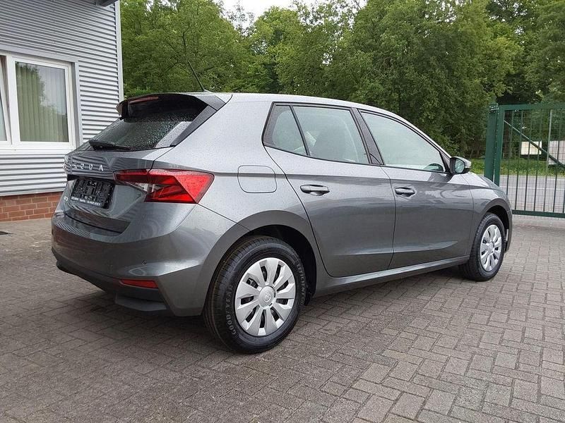 Neu Skoda Fabia Essence 80 PS (58 kW) 2025 Graphite grau Kleinwagen