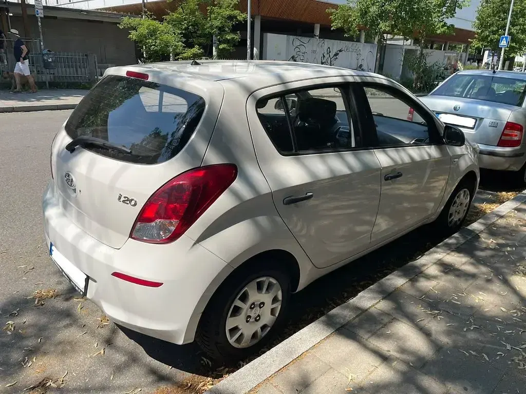 Gebraucht Hyundai i20 Edition 86 PS (63 kW) 2013 Weiß Kleinwagen