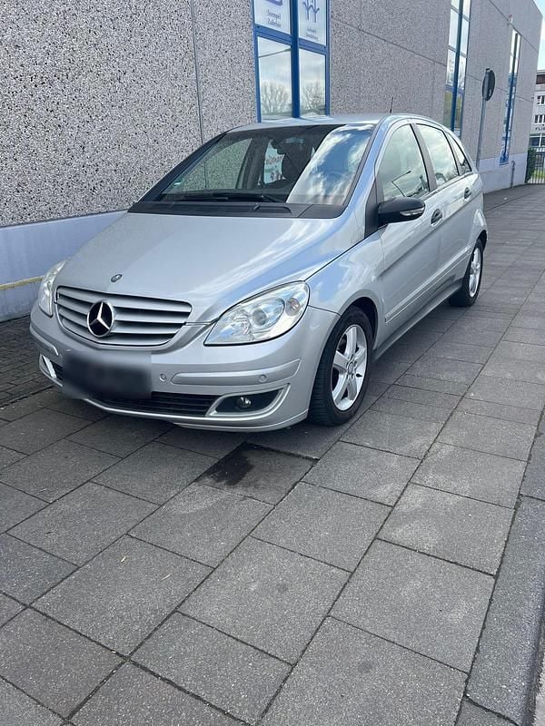 Gebraucht Mercedes B180 109 PS (80 kW) 2006 Silber Van / Kleinbus