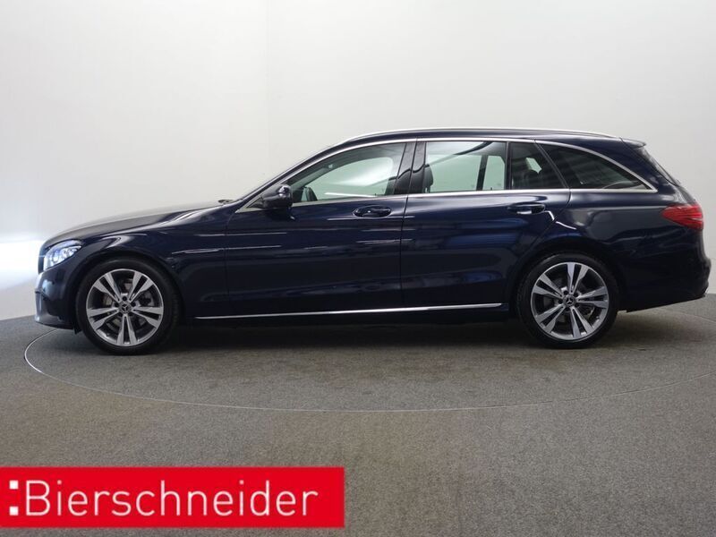 Gebraucht Mercedes C220 194 PS (142 kW) 2019 Blau Kombi