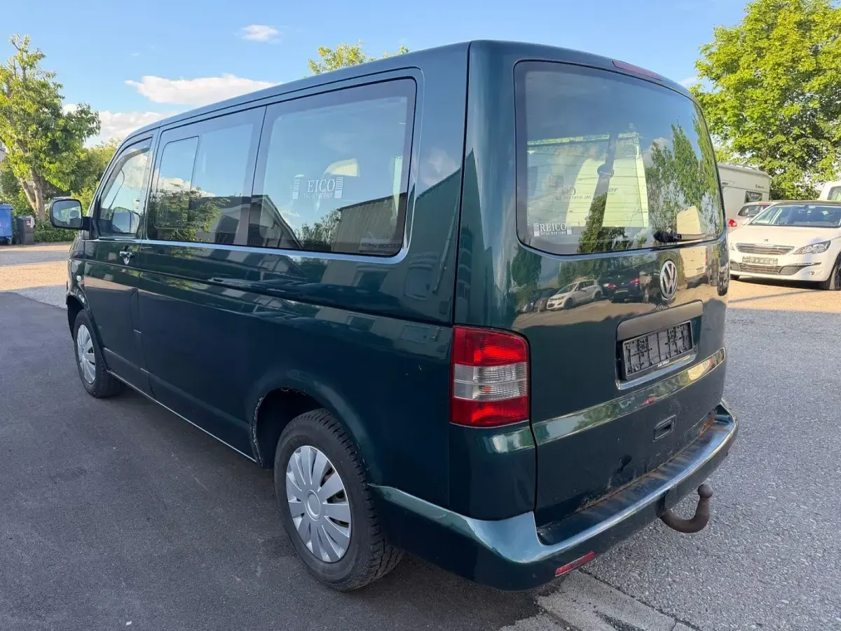 Gebraucht VW Caravelle 174 PS (127 kW) 2005 Grün Van