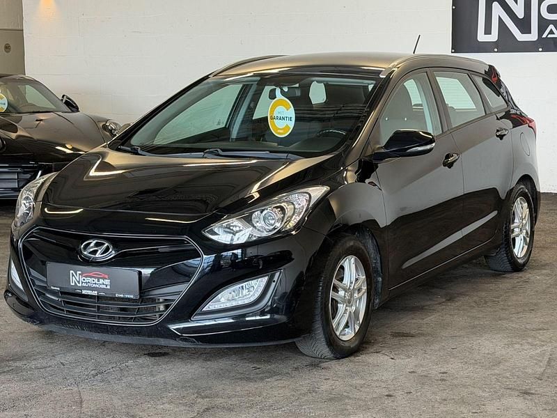 Gebraucht Hyundai i30 Trend 90 PS (66 kW) 2013 Schwarz Kombi