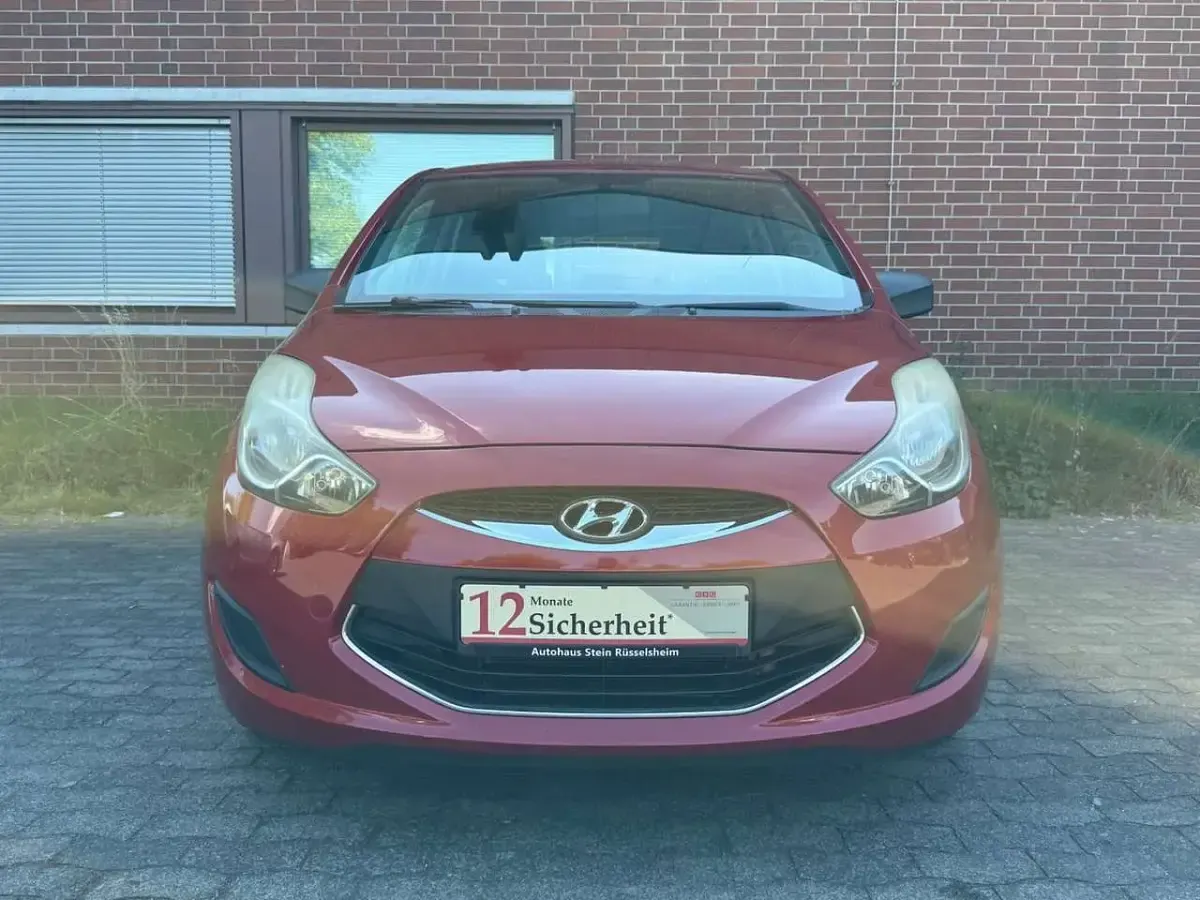 Gebraucht Hyundai ix20 Classic 90 PS (66 kW) 2011 Rot Kleinwagen