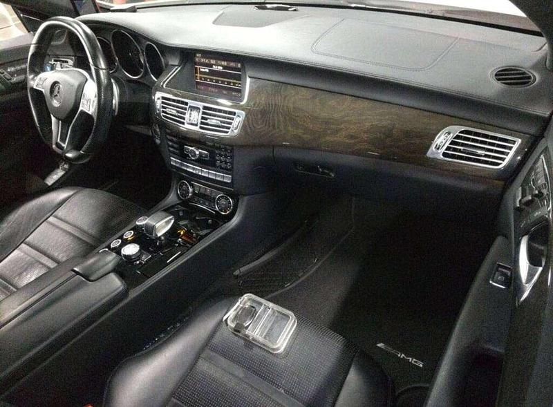 Gebraucht Mercedes CLS63 AMG AMG 557 PS (409 kW) 2011 Coupé