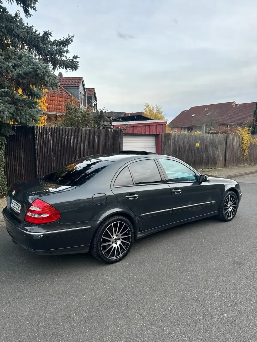 Gebraucht Mercedes E270 177 PS (130 kW) 2004 Limousine