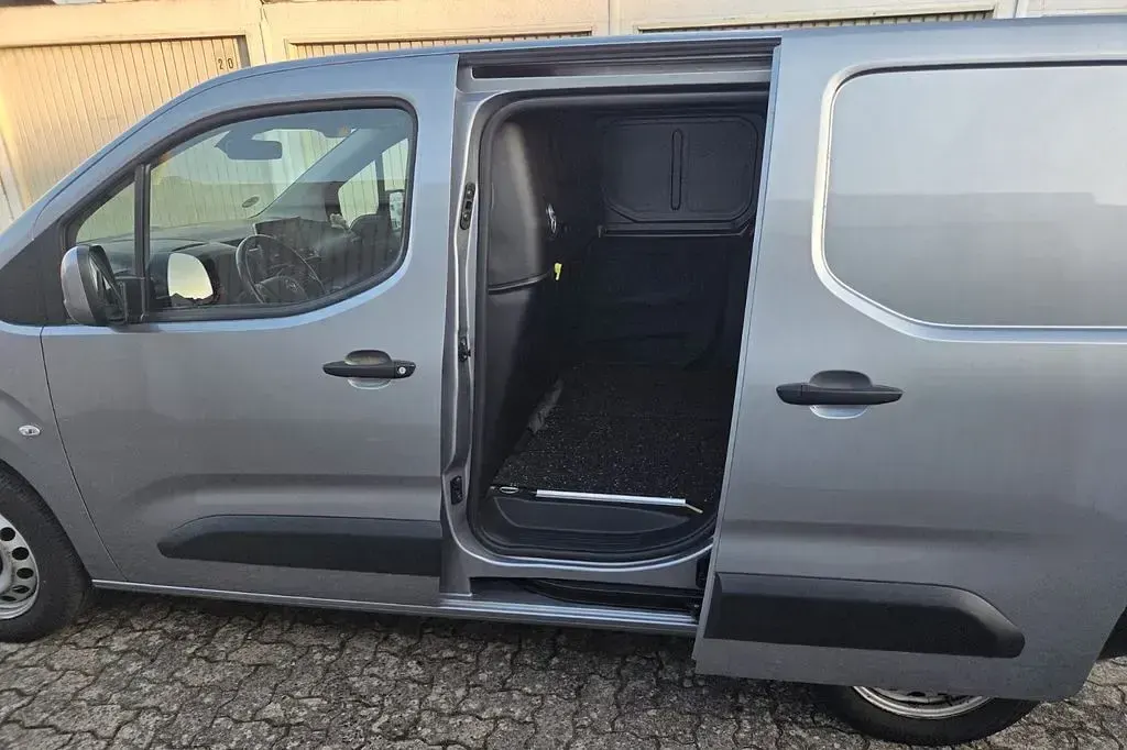 Gebraucht Opel Combo 136 PS (100 kW) 2020 Silber Van / Kleinbus