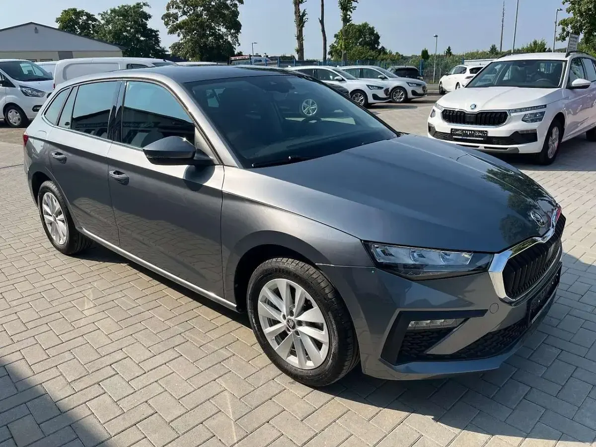 Gebraucht Skoda Scala Selection 116 PS (85 kW) 2025 Grau Kleinwagen