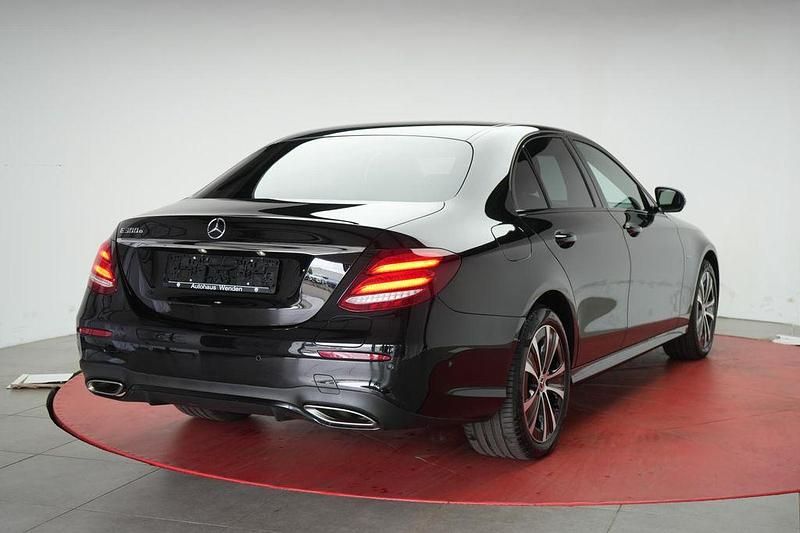 Gebraucht Mercedes E300 AMG 211 PS (155 kW) 2020 Obsidianschwarz Limousine