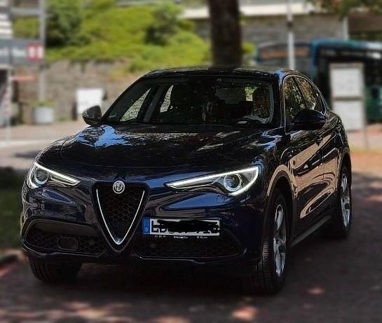 Blau Gebraucht 2017 Alfa Romeo Stelvio Super SUV | 18.750 € (Superpreis) - Bild 1/4