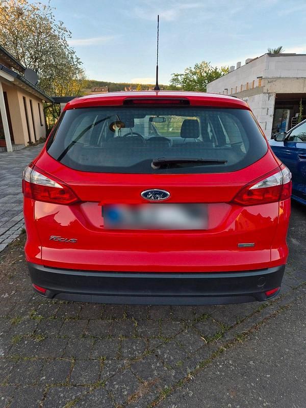 Usata Ford Focus 101 CV (74 kW) 2014 Rosso Station wagon