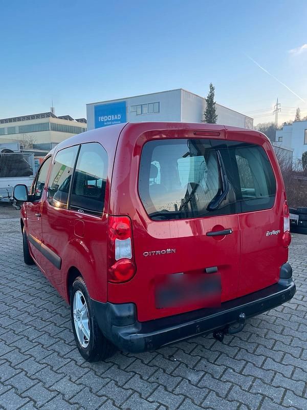 Gebraucht Citroën Berlingo Attraction 75 PS (55 kW) 2011 Rot Van / Kleinbus