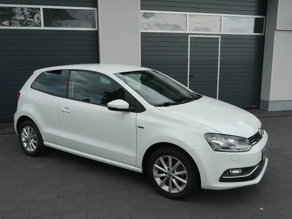 Gebraucht VW Polo LOUNGE 60 PS (44 kW) 2016 Weiß Limousine