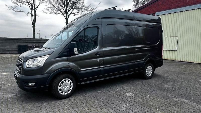Gebraucht Ford Transit Trend 185 PS (136 kW) 2019 Grau Van