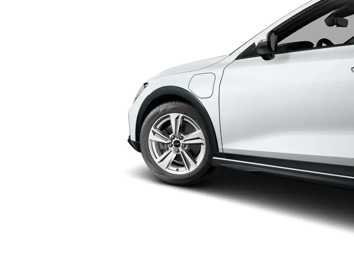 Gebraucht Audi A3 204 PS (150 kW) 2025 Gletscherweiß metallic Kombi