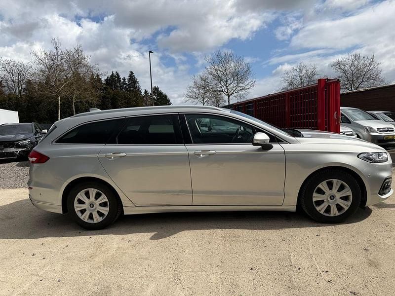 Gebraucht Ford Mondeo Titanium 190 PS (139 kW) 2022 Grau Limousine