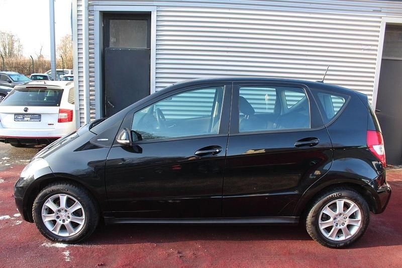 Gebraucht Mercedes A160 95 PS (69 kW) 2012 Schwarz Kleinwagen