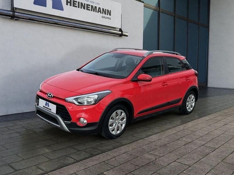 Gebraucht Hyundai i20 Active 101 PS (74 kW) 2019 Tomato red Kleinwagen