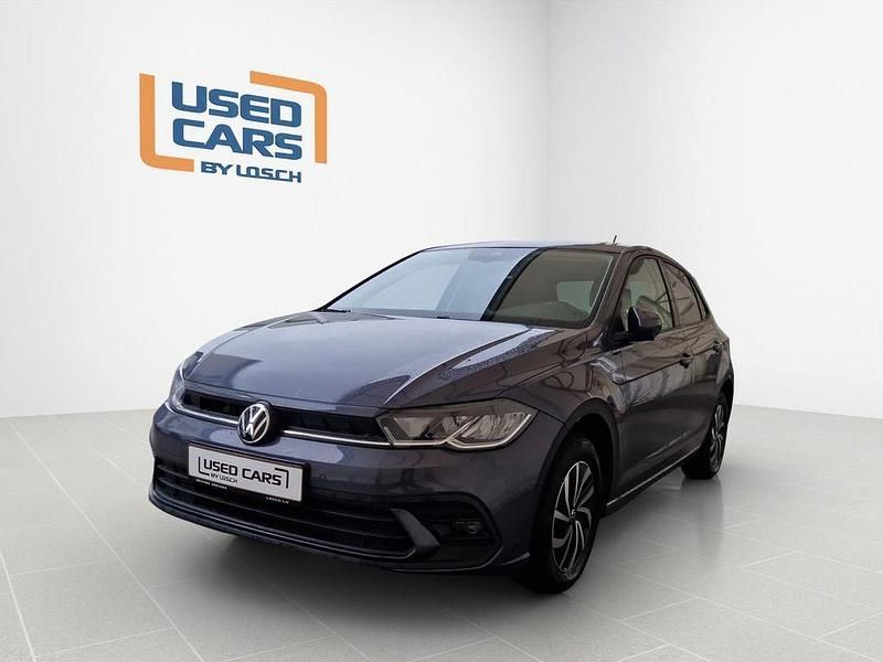 Grau Gebraucht 2024 VW Polo IQ Drive Limousine | 21.990 € (Fairer Preis) - Bild 1/4