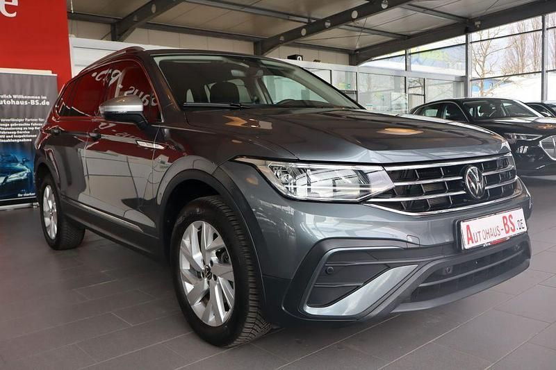 Gebraucht VW Tiguan Allspace 150 PS (110 kW) 2024 Grau SUV