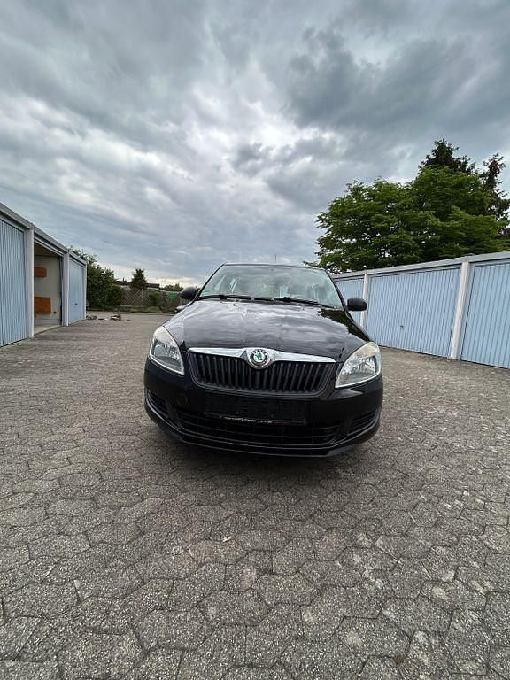 Gebraucht Skoda Fabia 60 PS (44 kW) 2011 Schwarz Kleinwagen