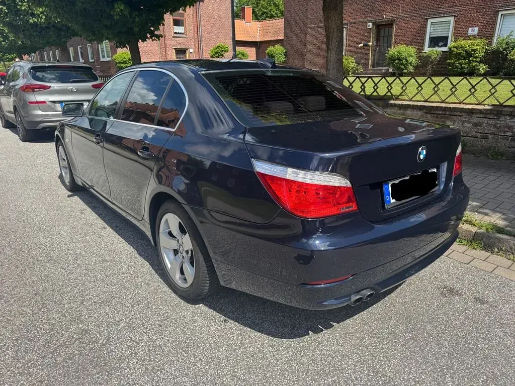 Gebraucht BMW 525 218 PS (160 kW) 2008 Blau Limousine