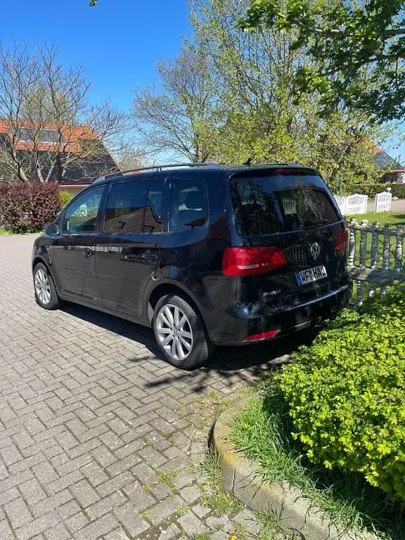 Gebraucht VW Touran 150 PS (110 kW) 2021 Schwarz Van / Kleinbus