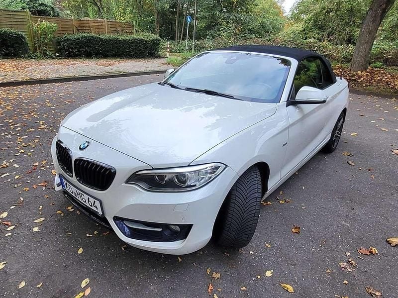 Weiß Gebraucht 2016 BMW 218 Sport Line Cabrio | 12.900 € (Guter Preis) - Bild 1/4